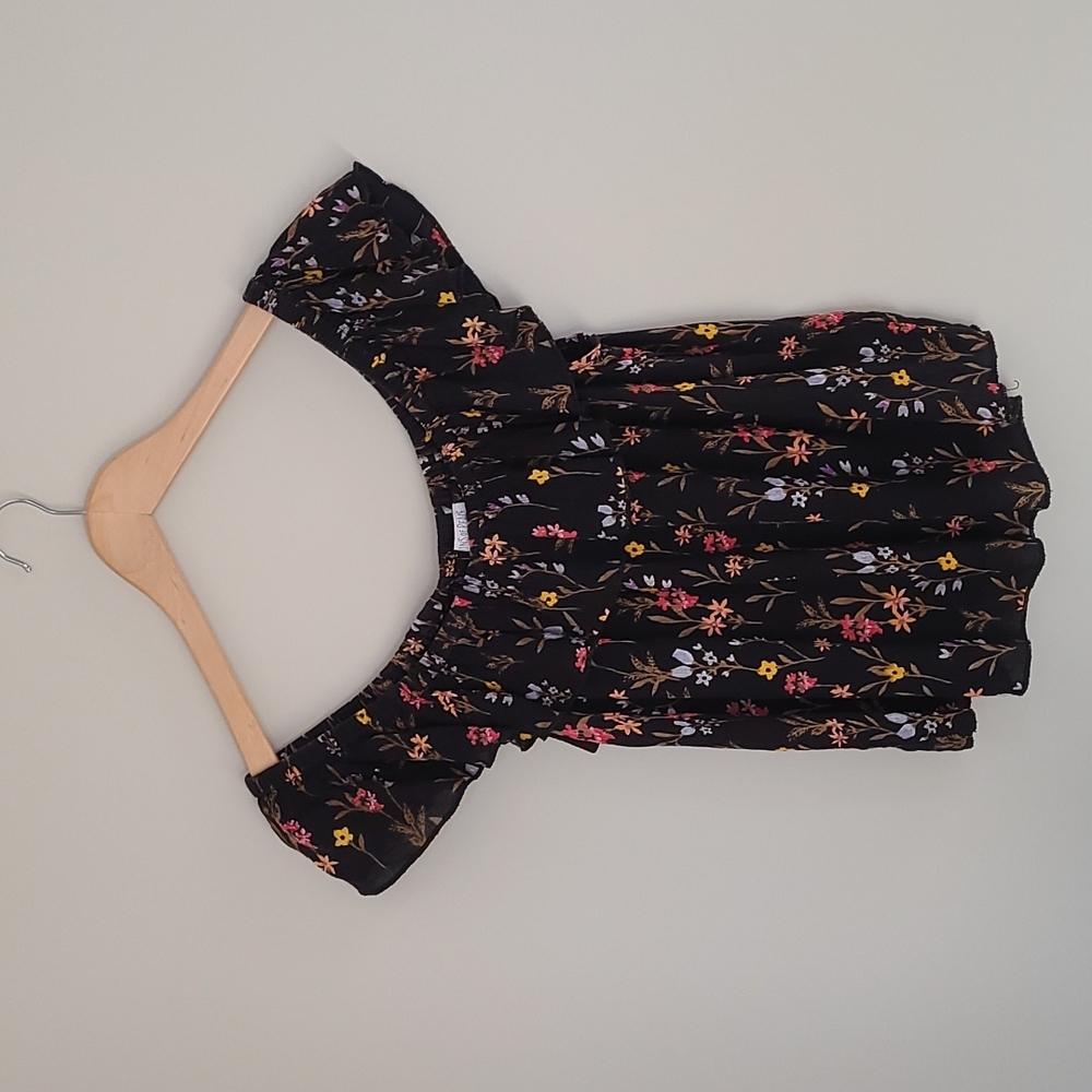 Off shoulder floral top